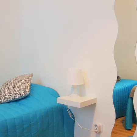 Fly To Hostal Lisboa