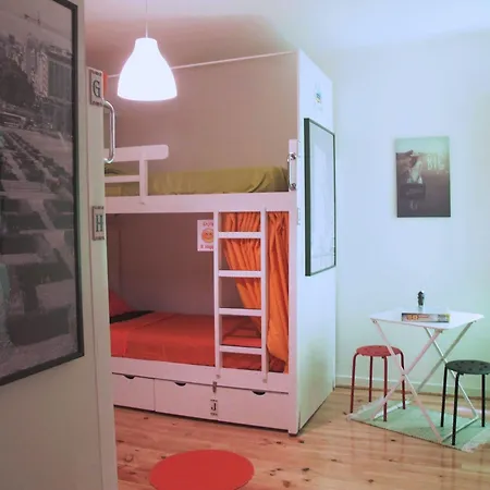 Fly To Hostel Lisboa