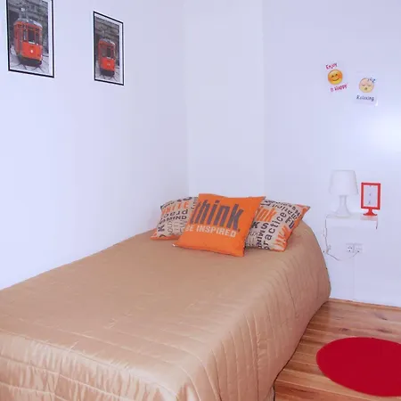 Hostel Fly To Lizbona