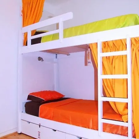 Fly To Lizbona